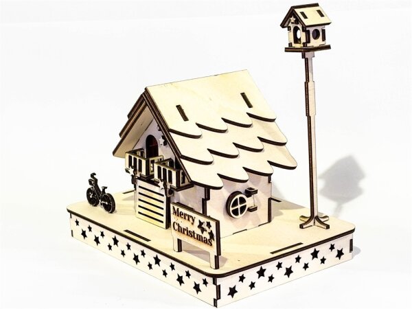 Handgefertigtes Holz-Weihnachtshaus Nr. 02